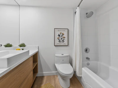307-1460 Martin Street - 4