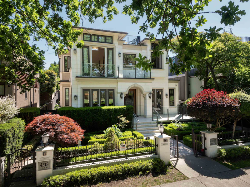 4320 W 8th Avenue, Vancouver BC V6R 2A1