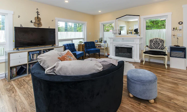 401 Raindance Crescent