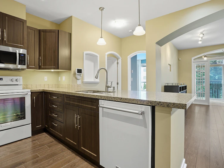 202-33485 South Fraser Way, Abbotsford, BC, V2S 8P9 - 9