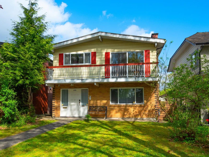 3178 Garden Drive, Vancouver BC V5N 4Y1