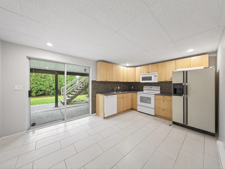 2562 Fuchsia Place, Coquitlam, BC, V3E 2M7 - 29