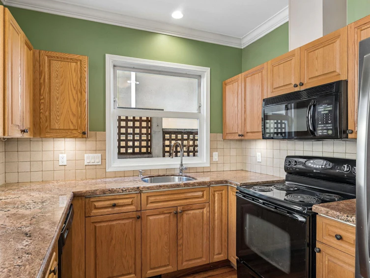 408 E 2nd Street, North Vancouver, BC, V7L 1C8 - 13