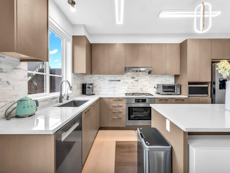 56-3500 Burke Village Promenade, Coquitlam, BC, V3E 0N2 - 12