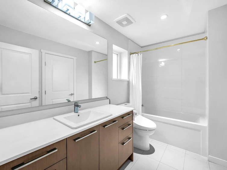 56-3500 Burke Village Promenade, Coquitlam, BC, V3E 0N2 - 27