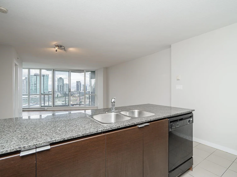 2002-13618 100 Avenue, Surrey, BC, V3T 0A8 - 9