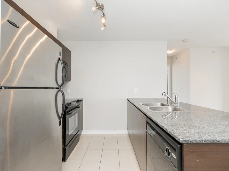 2002-13618 100 Avenue, Surrey, BC, V3T 0A8 - 7