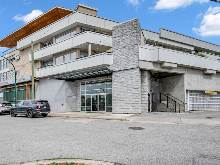 211-4338 Commercial Street, Vancouver, BC, V5N 5G6