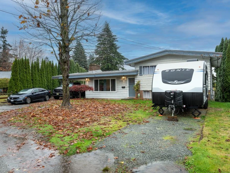2436 Rideau Street, Abbotsford, BC, V2T 3N4 - 3