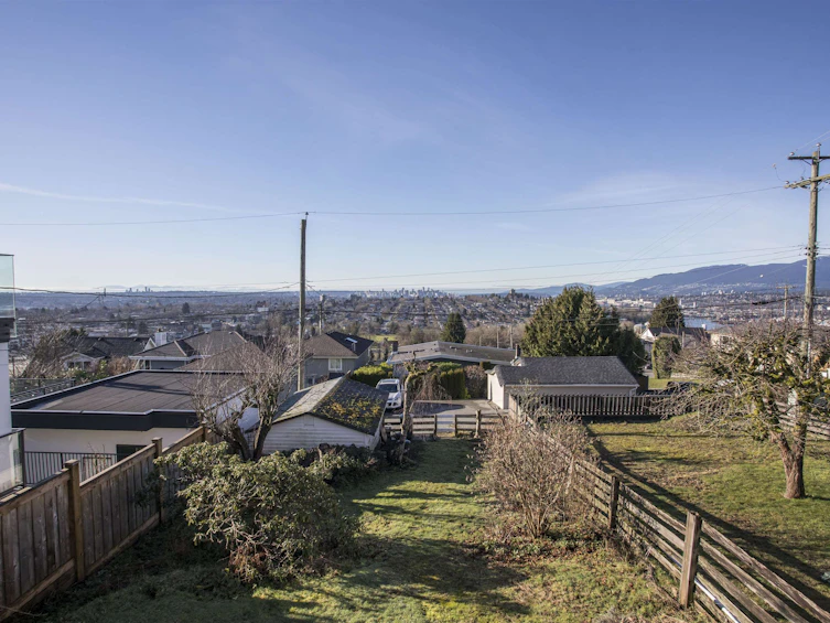 11 Hythe Avenue, Burnaby, BC, V5B 3H6 - 18
