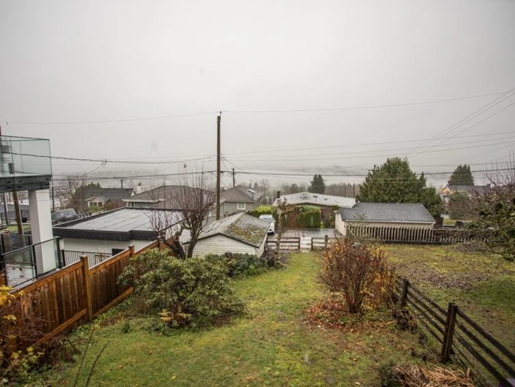 11 Hythe Avenue, Burnaby, BC, V5B 3H6 - 22