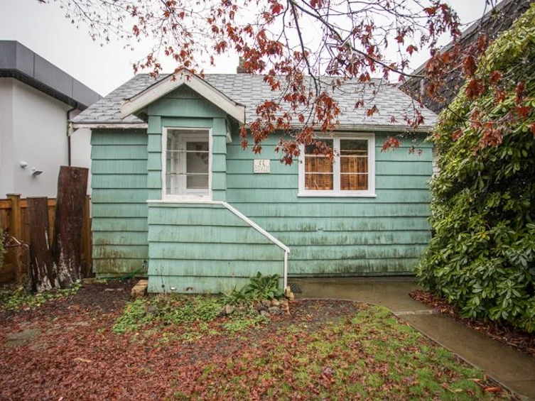 11 Hythe Avenue, Burnaby, BC, V5B 3H6 - 10