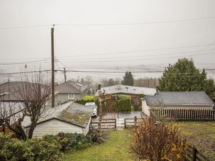 11 Hythe Avenue, Burnaby, BC, V5B 3H6 - 23