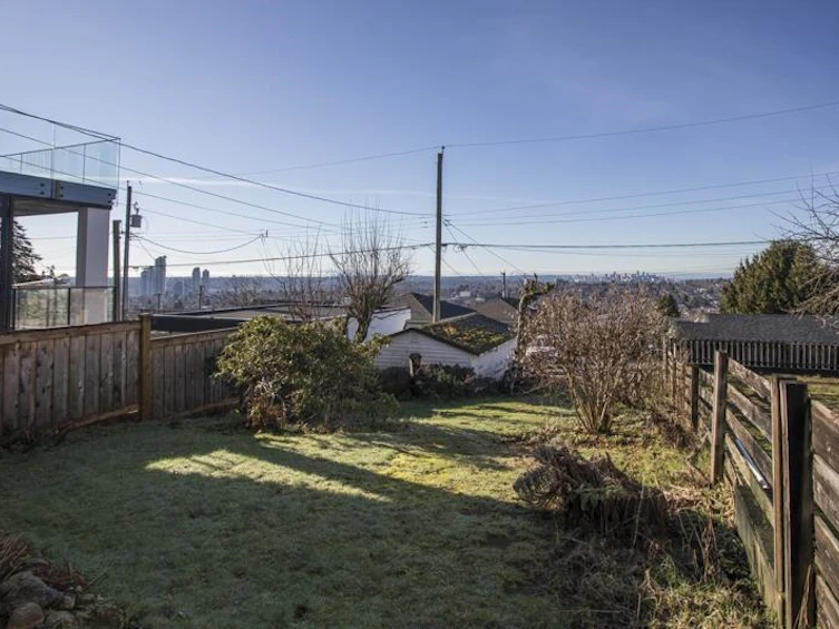 11 Hythe Avenue, Burnaby, BC, V5B 3H6 - 19