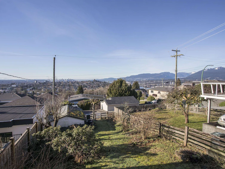 11 Hythe Avenue, Burnaby, BC, V5B 3H6 - 17