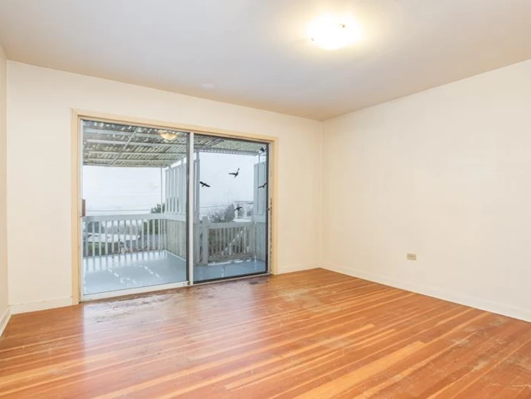 11 Hythe Avenue, Burnaby, BC, V5B 3H6 - 32
