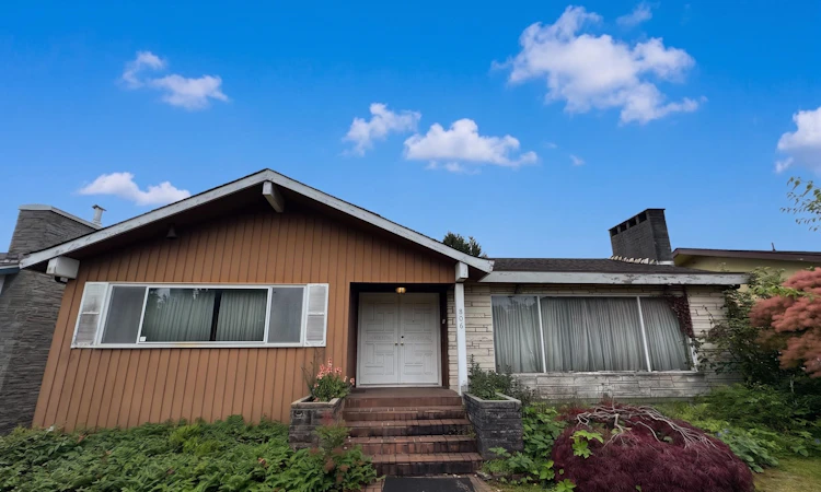 806 W 47th Avenue