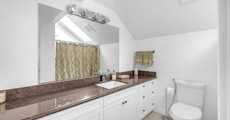 5706 Owl Court, North Vancouver, BC, V7R 4V6 - 33