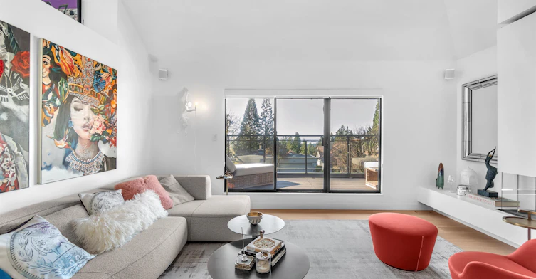 5706 Owl Court, North Vancouver, BC, V7R 4V6 - 2