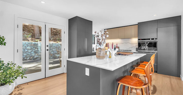 5706 Owl Court, North Vancouver, BC, V7R 4V6 - 14