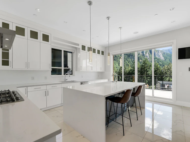 2237 Windsail Place, Squamish, BC, V8B 0T6 - 3