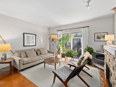 34-15233 34 Avenue - 4
