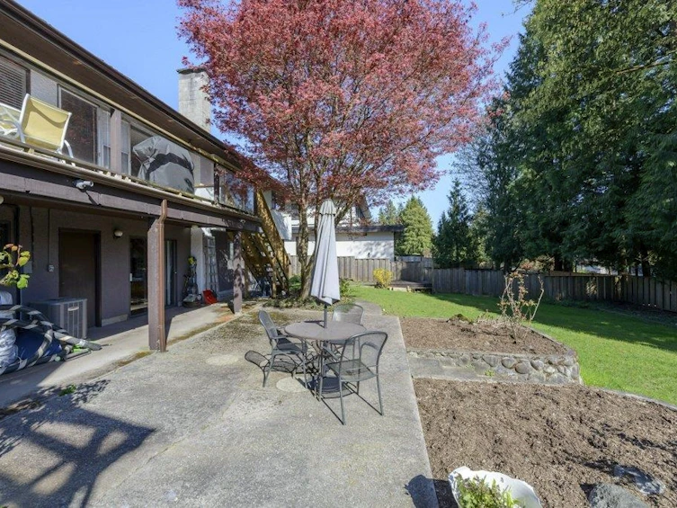8194 Woodlake Court, Burnaby, BC, V5A 3P4 - 32