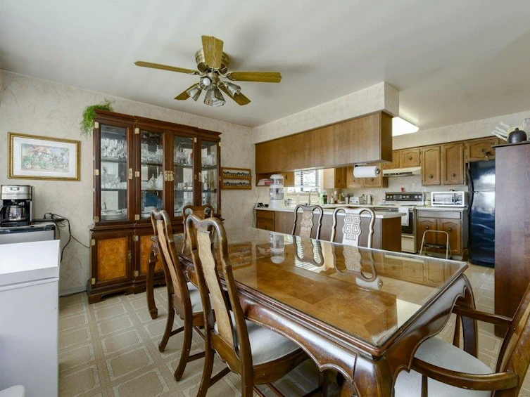 8194 Woodlake Court, Burnaby, BC, V5A 3P4 - 11