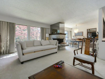 8194 Woodlake Court - 5