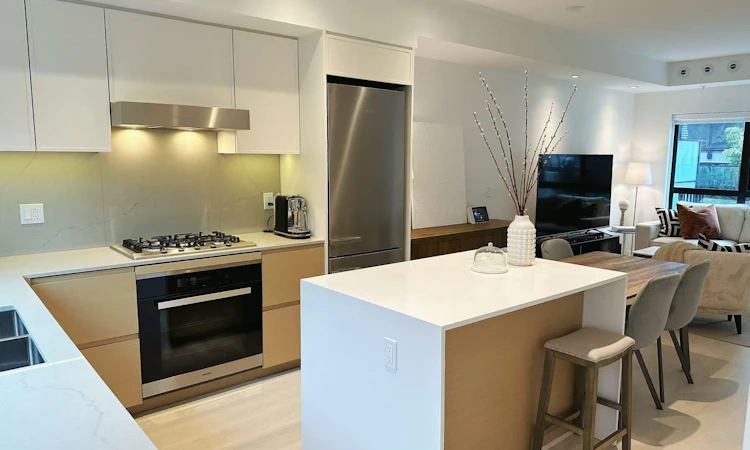 51-550 W 28th Avenue