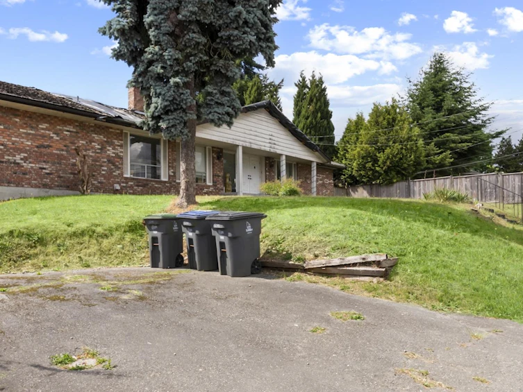 12140 96 Avenue, Surrey, BC, V3V 1W4 - 11