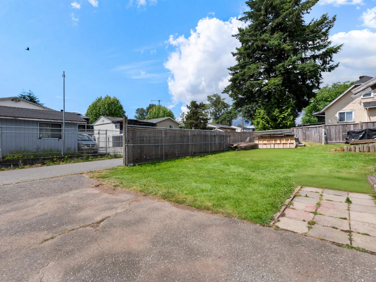 12140 96 Avenue, Surrey, BC, V3V 1W4 - 10