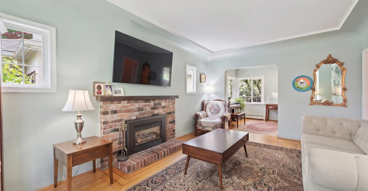 3079 Crown Street, Vancouver, BC, V6R 3W4 - 3