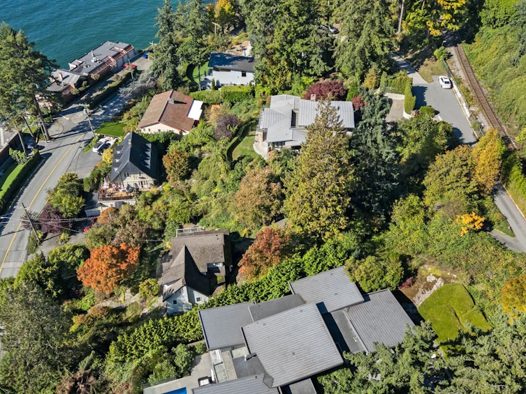 3721 Sunset Lane, West Vancouver, BC, V7V 1N3 - 18