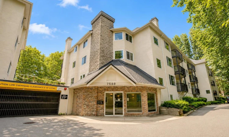 201-7560 Moffatt Road