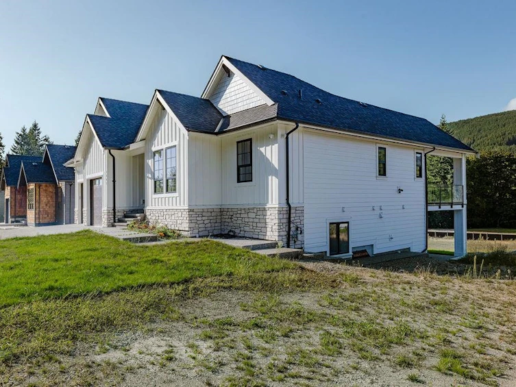 1203 Castle Road, Gibsons, BC, V0N 1V5 - 36