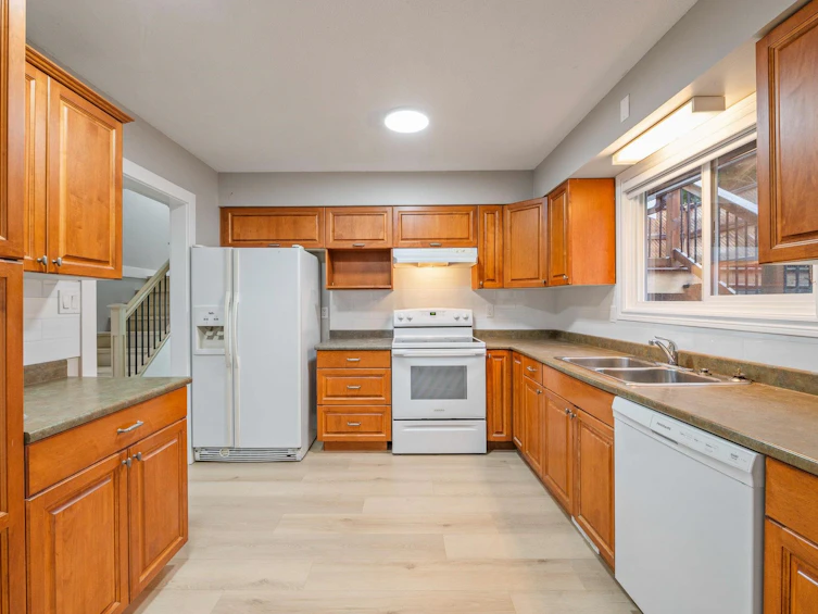8024 Cedar Street, Mission, BC, V2V 3N1 - 5