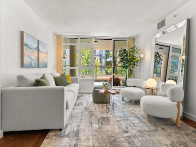 302-2507 Maple Street - 3
