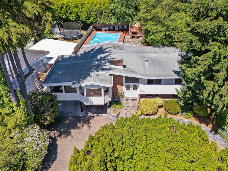 697 Plymouth Drive, North Vancouver, BC, V7H 2H5 - 2