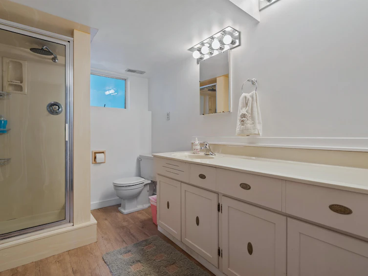 697 Plymouth Drive, North Vancouver, BC, V7H 2H5 - 32