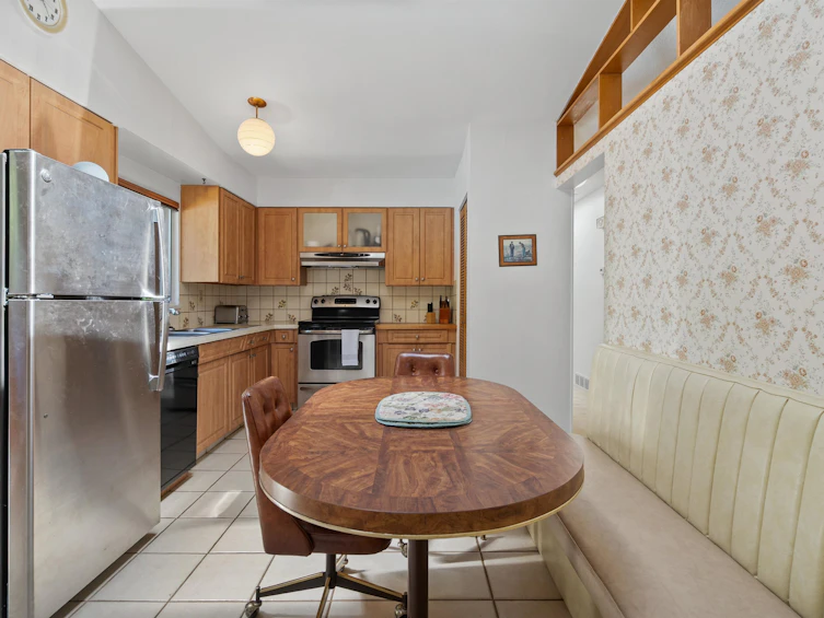 697 Plymouth Drive, North Vancouver, BC, V7H 2H5 - 6