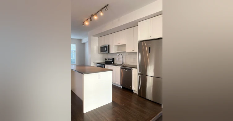 8130 136 A Street, Surrey, BC, V3W 1H9 - 8