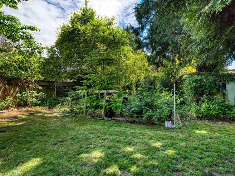 13750 Blackburn Avenue, Surrey, BC, V4B 2Y8 - 32