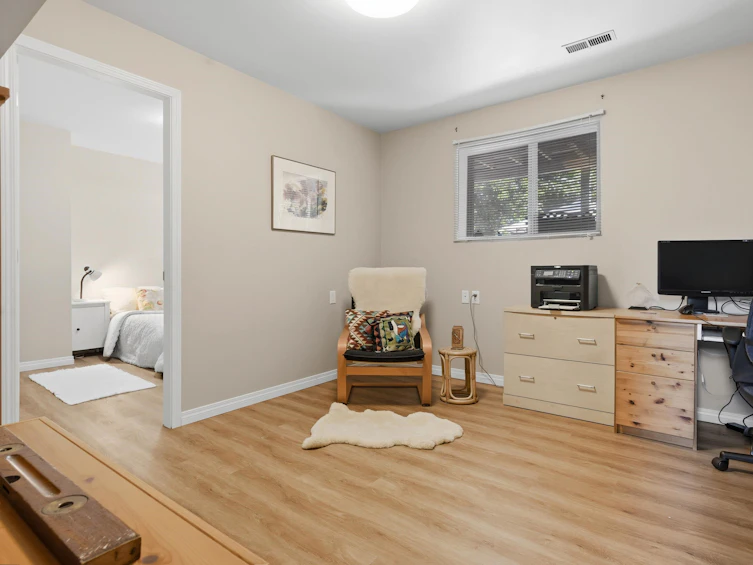 13750 Blackburn Avenue, Surrey, BC, V4B 2Y8 - 22