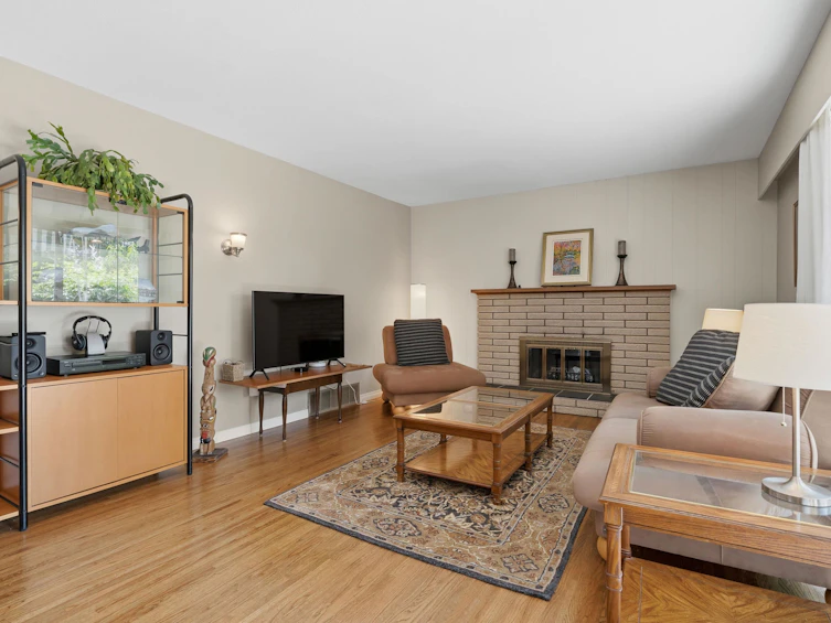 13750 Blackburn Avenue, Surrey, BC, V4B 2Y8 - 14