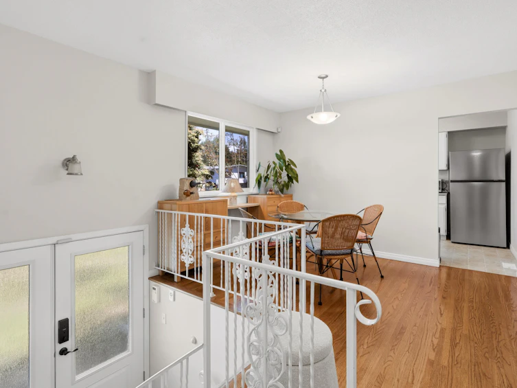 13750 Blackburn Avenue, Surrey, BC, V4B 2Y8 - 9
