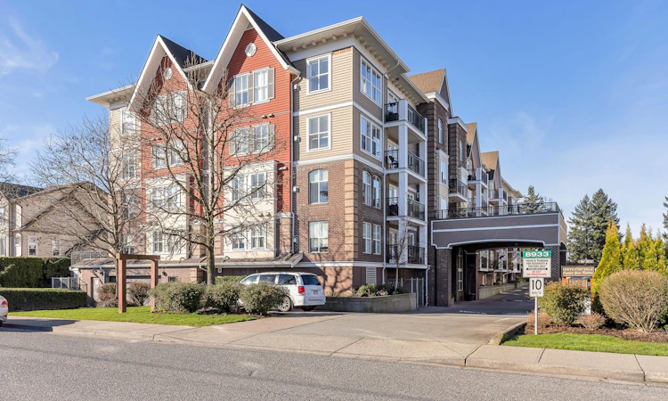 206-8933 Edward Street