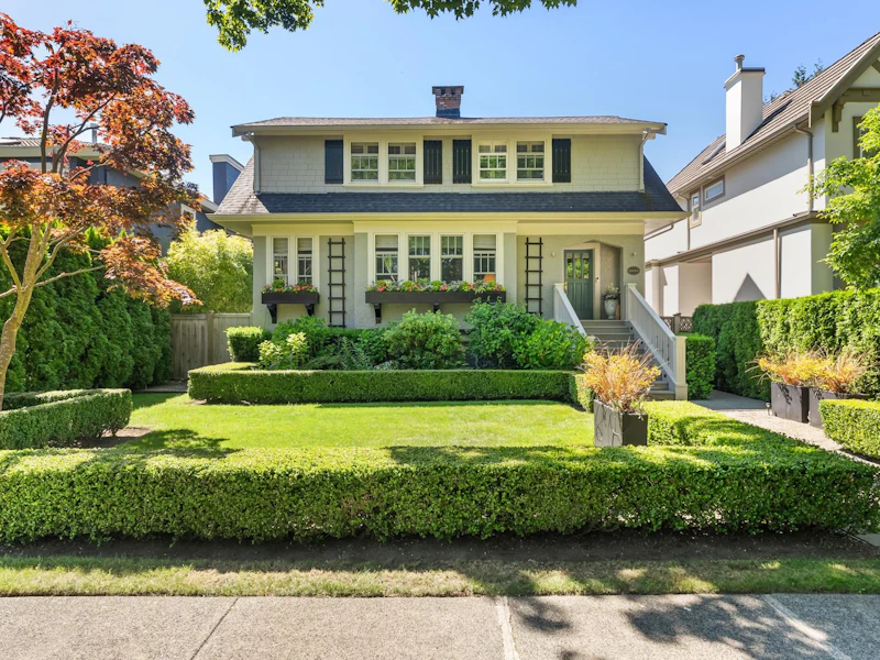 6555 Laburnum Street, Vancouver BC V6P 5M4