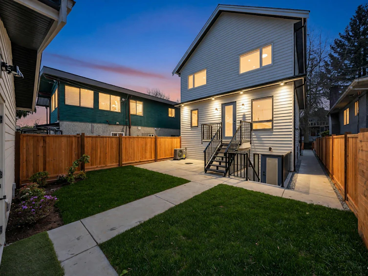 2713 Cheyenne Avenue, Vancouver, BC, V5R 4R5