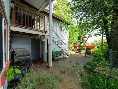 3446 William Street - 5